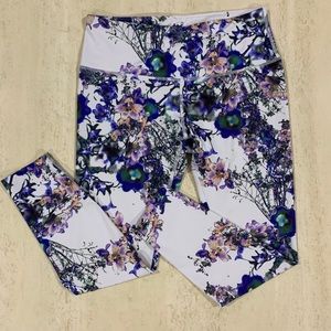 Apana colorful flowery leggings